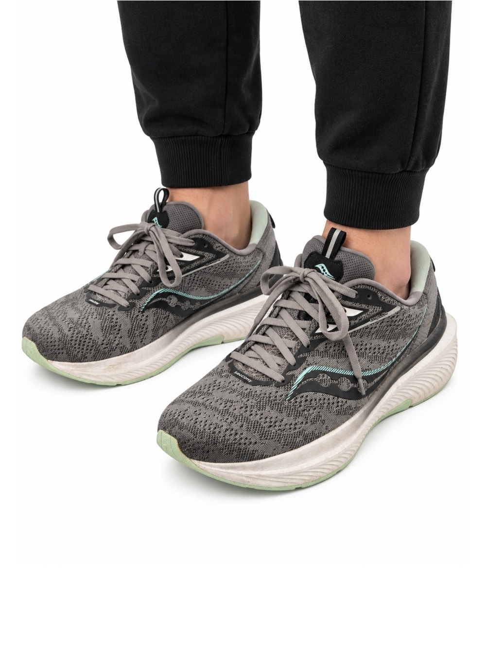 Size 10.5 Wide Saucony Women’s Echelon 9 Charcoal Ice Running Shoes Mesh Sneaker